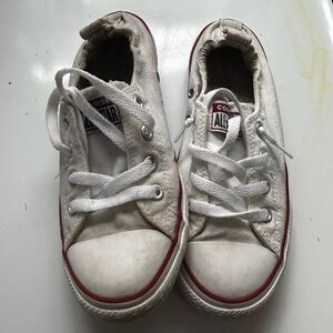 Converse big kids White Canvas Low-Top Sneakers with Red Trim